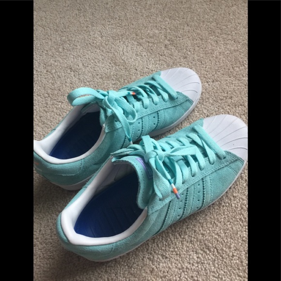 Adidas shoes - Picture 4 of 8